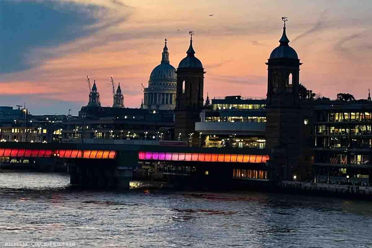 London copy This internet romance scam victim thought she was going to England, No job or romance in the United Kingdom for this young lady, internet predator scammed his victim.